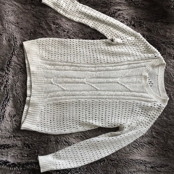 Long White Knitted Sweater - Picture 3 of 4